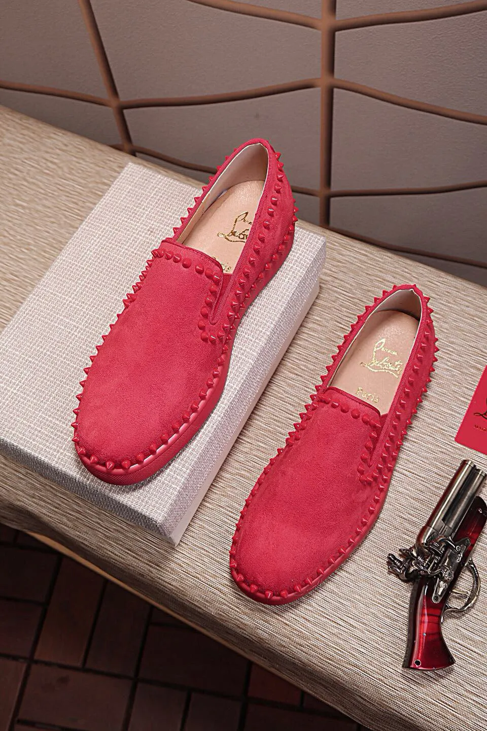 Men's shoes 💰: 438💰christian louboutin (CL red sole shoes) counter hot diamond series, casual sneakers for couples 📢 📢 📢 Exclusive hot style release🎈🎈💪Movable latex feet👻Finished outsole line [Proud]😝Female 35-40# Male 38#-46, global supply😝 [Top version]: Original imported cowhide frosted upper, top original leather lining, original molded TPU outsole, original 1:1 detail processing, original shoe last.